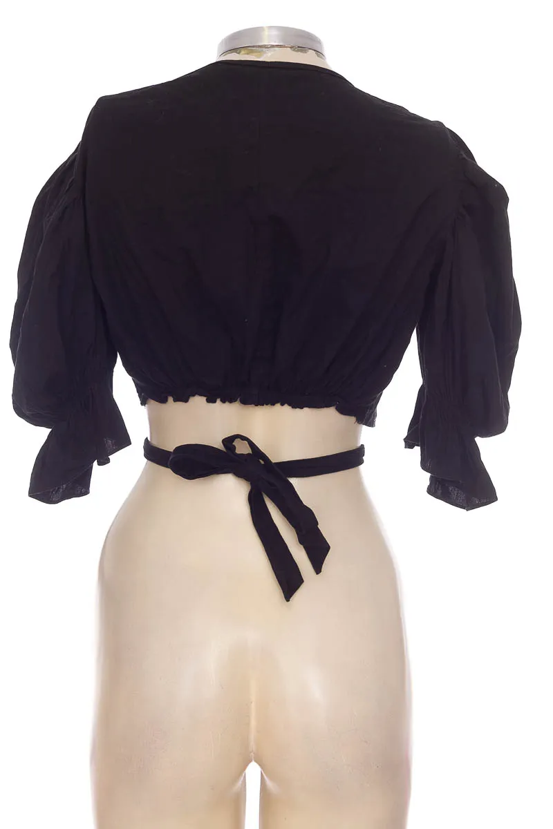 Blusa color Negro - Closeando