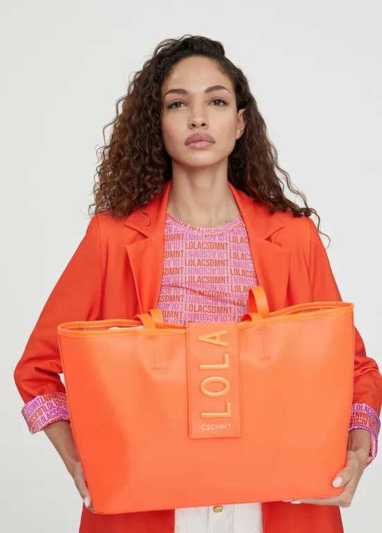 Bolso shopper nylon fluor detalle placa LOLA NARANJA Lola Casademunt