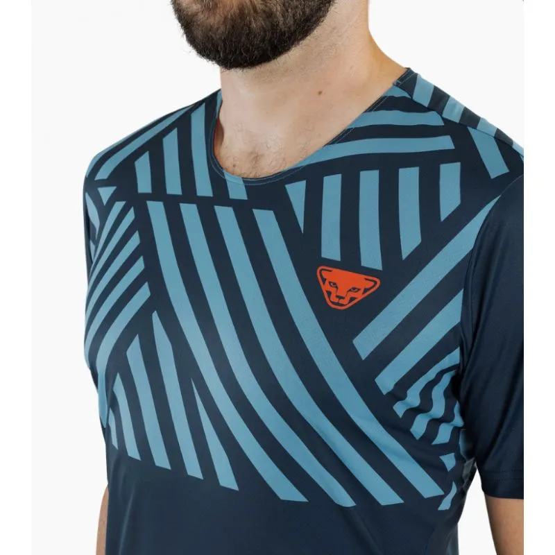 Camiseta trail running Dynafit TRAIL GRAPHIC SHIRT (azul tormenta RAZZLE DAZZLE) Hombre