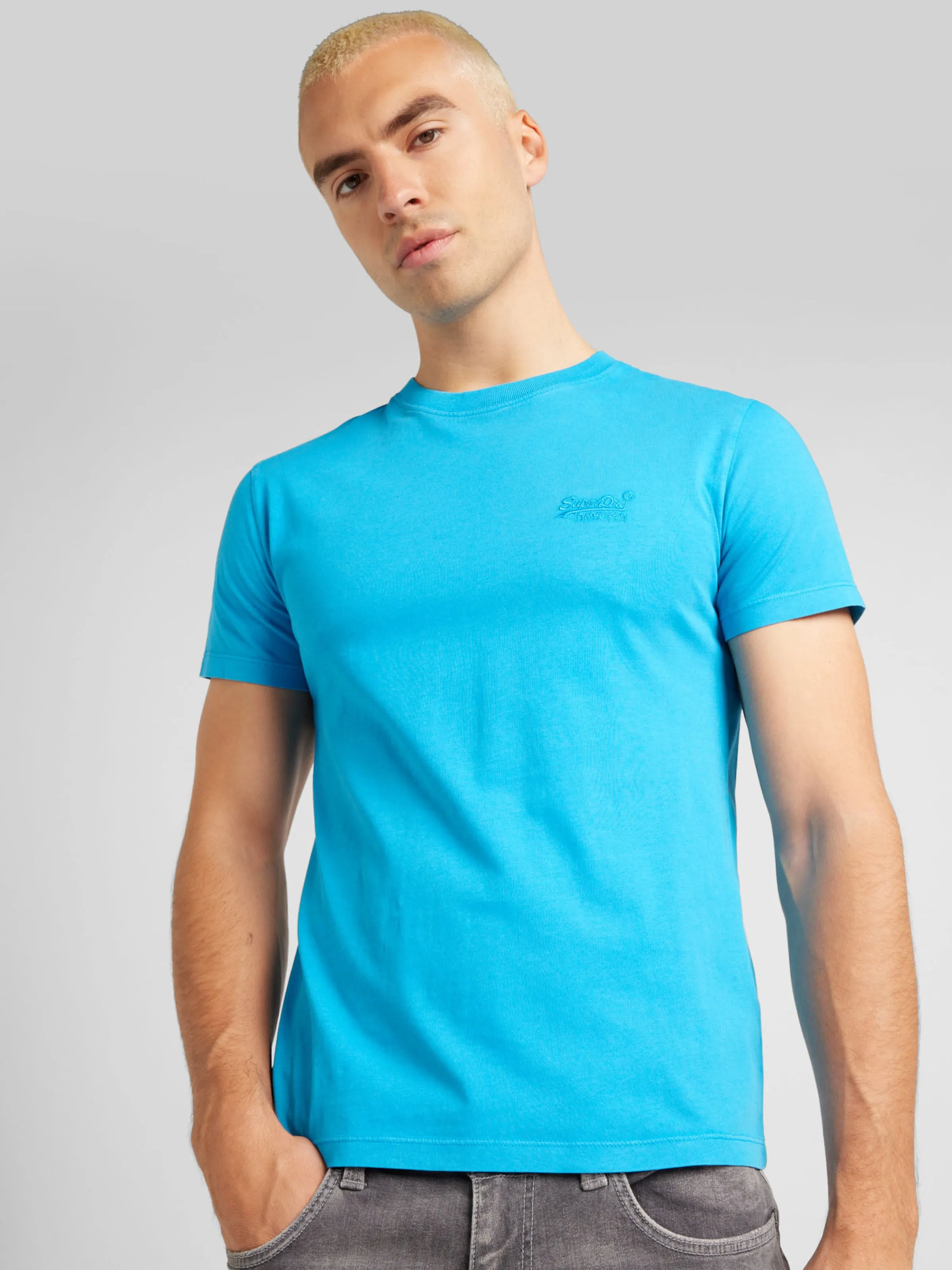 Camiseta 'ESSENTIAL' Superdry en Azul Neon