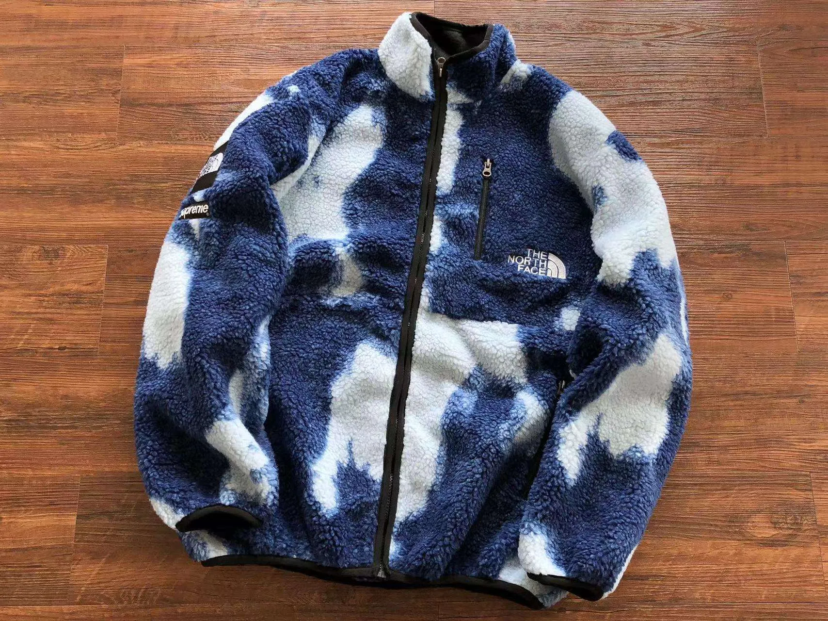 Chaqueta TNF x Sup «Snow»