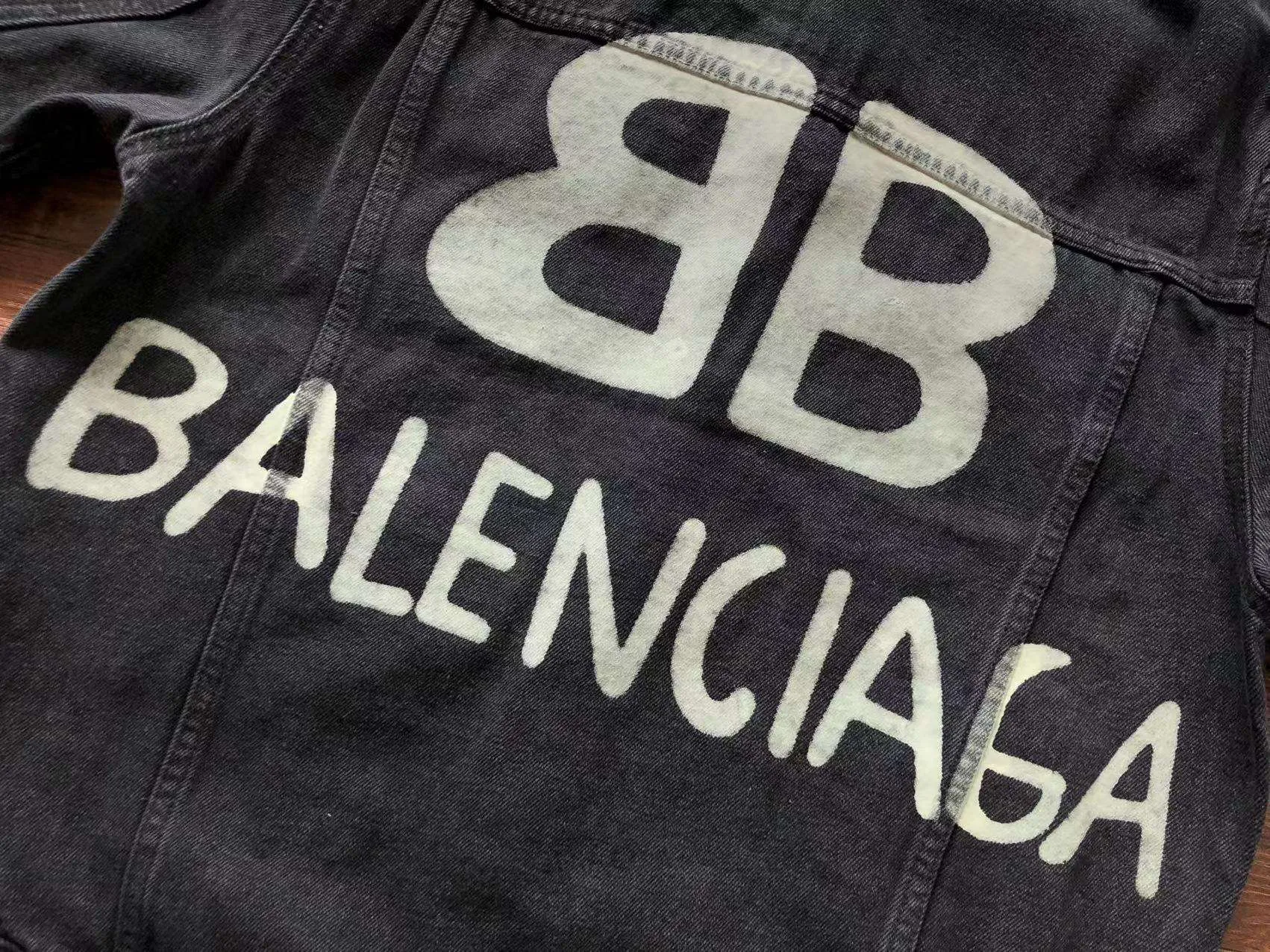 Chaqueta Vaquera Balenciaga – Denim Edition