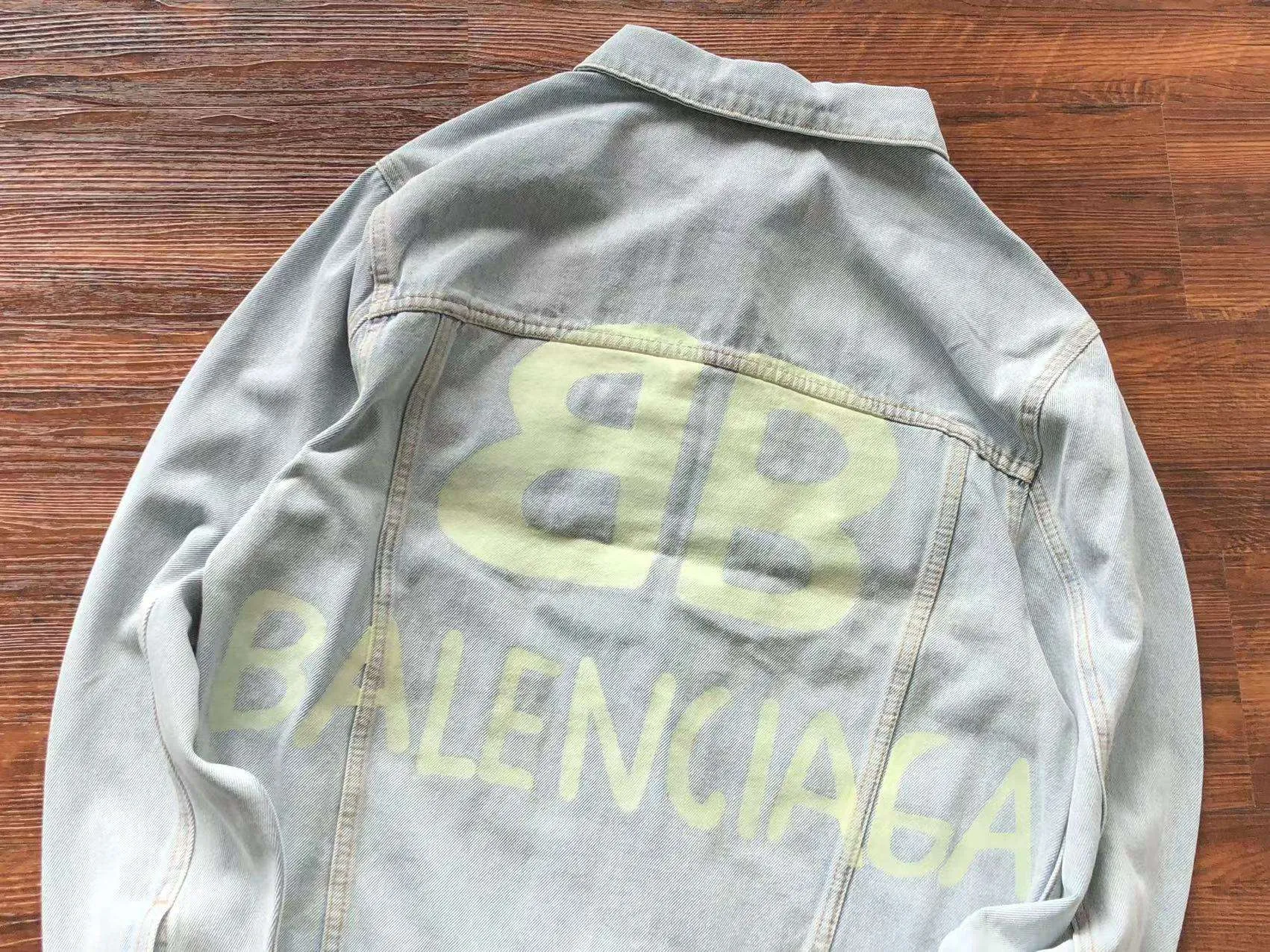 Chaqueta Vaquera Balenciaga – Denim Edition