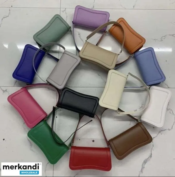 Compra bolsos de mujer al por mayor con diferentes colores y modelos.