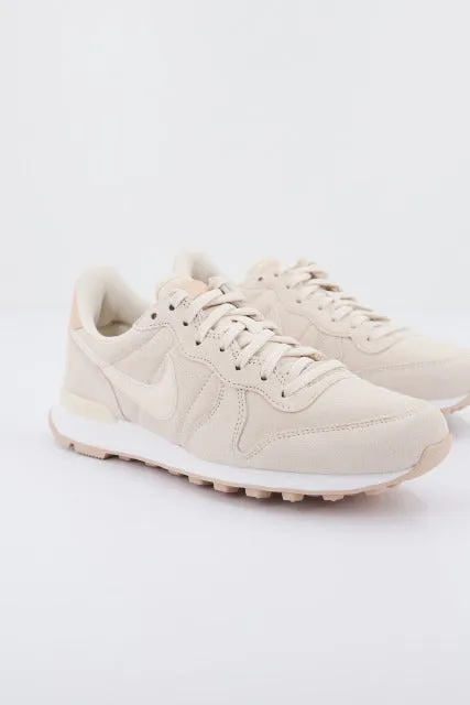 NIKE INTERNATIONALIST C