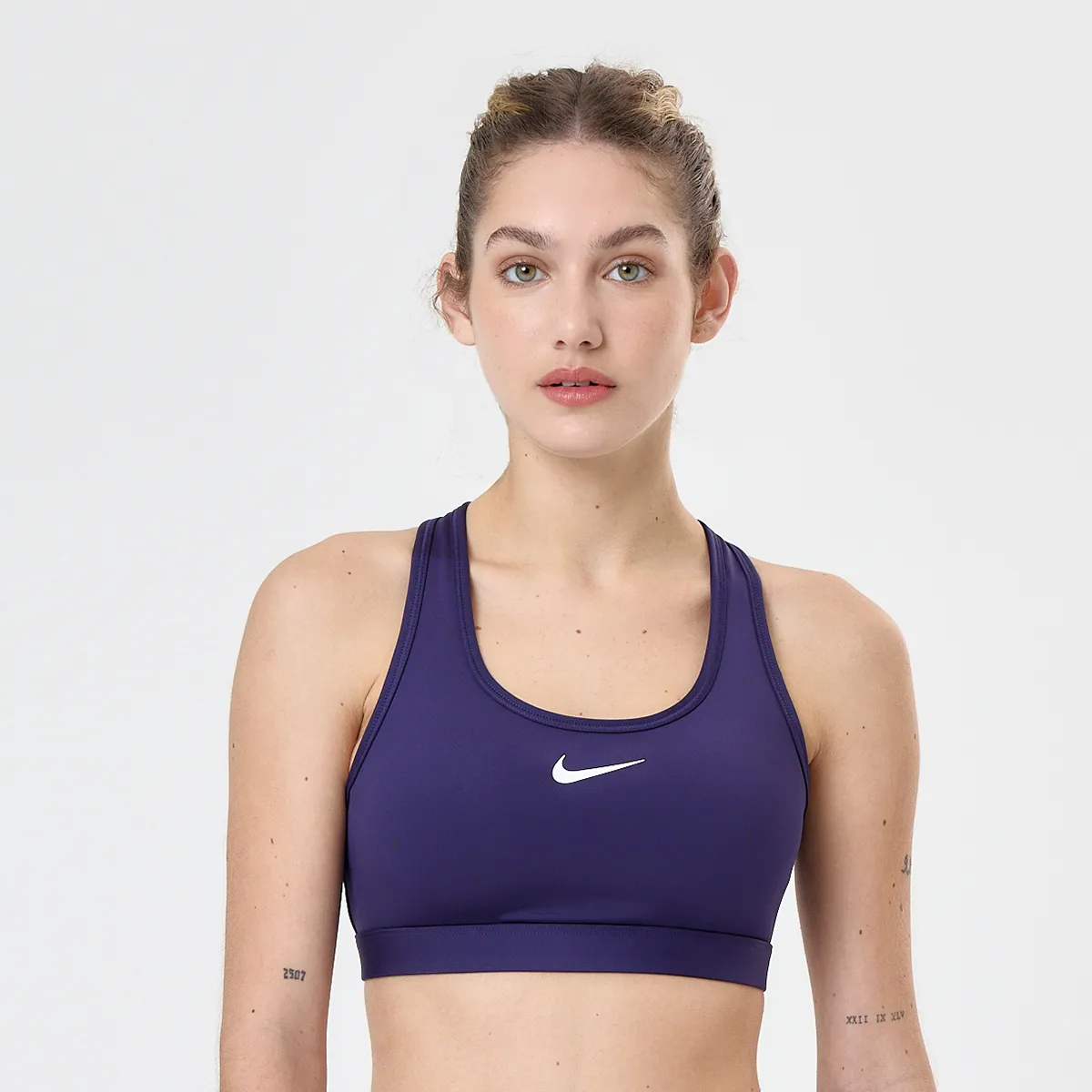 Top Entrenamiento Nike Swoosh Medium Mujer